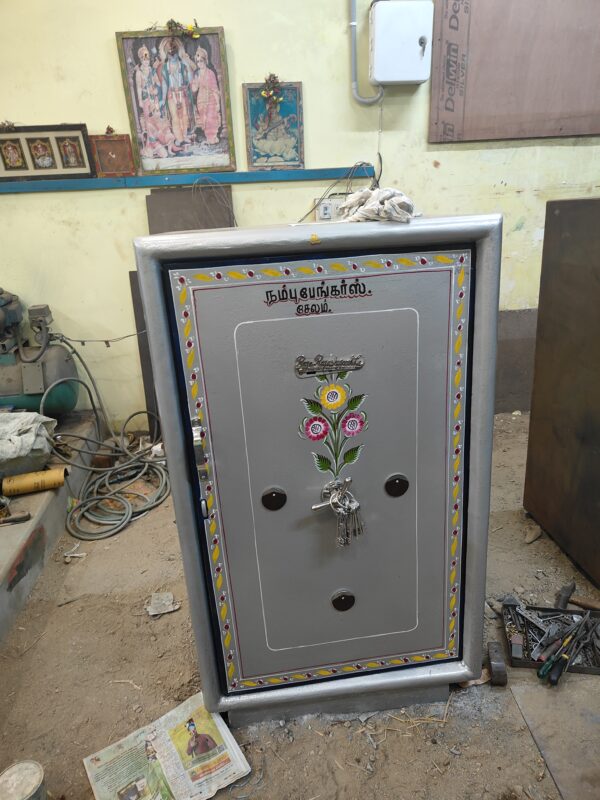 GODREJ MODEL SINGLE DOOR LOCKER - Image 17