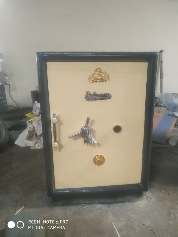 GODREJ MODEL SINGLE DOOR LOCKER - Image 15