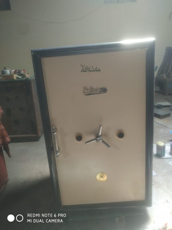 GODREJ MODEL SINGLE DOOR LOCKER - Image 10
