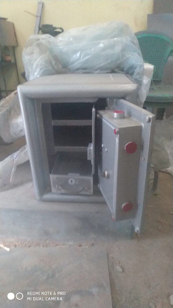 GODREJ MODEL SINGLE DOOR LOCKER - Image 5