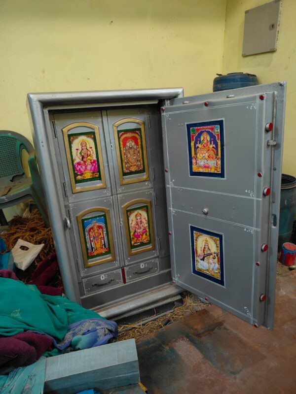 PAWN SHOP LOCKERS - Image 7
