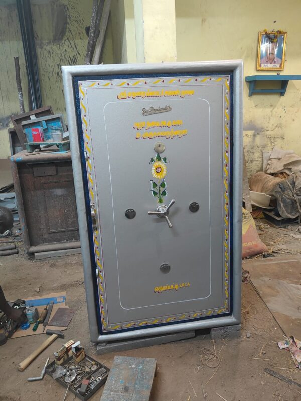 PAWN SHOP LOCKERS - Image 16