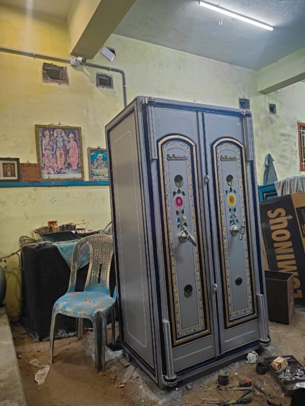 PAWN SHOP LOCKERS - Image 12