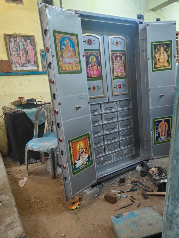 PAWN SHOP LOCKERS - Image 14